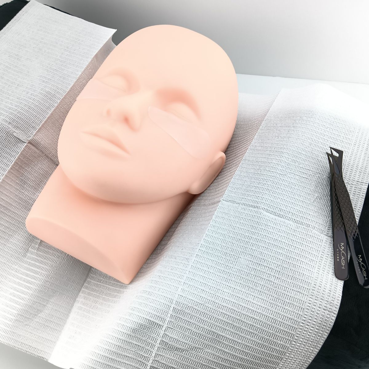 Disposable Head Pillow Covers for Eyelash Extensions  &  Mannequin