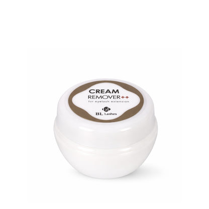 Gentle eyelash extension remover for sensitive eyes