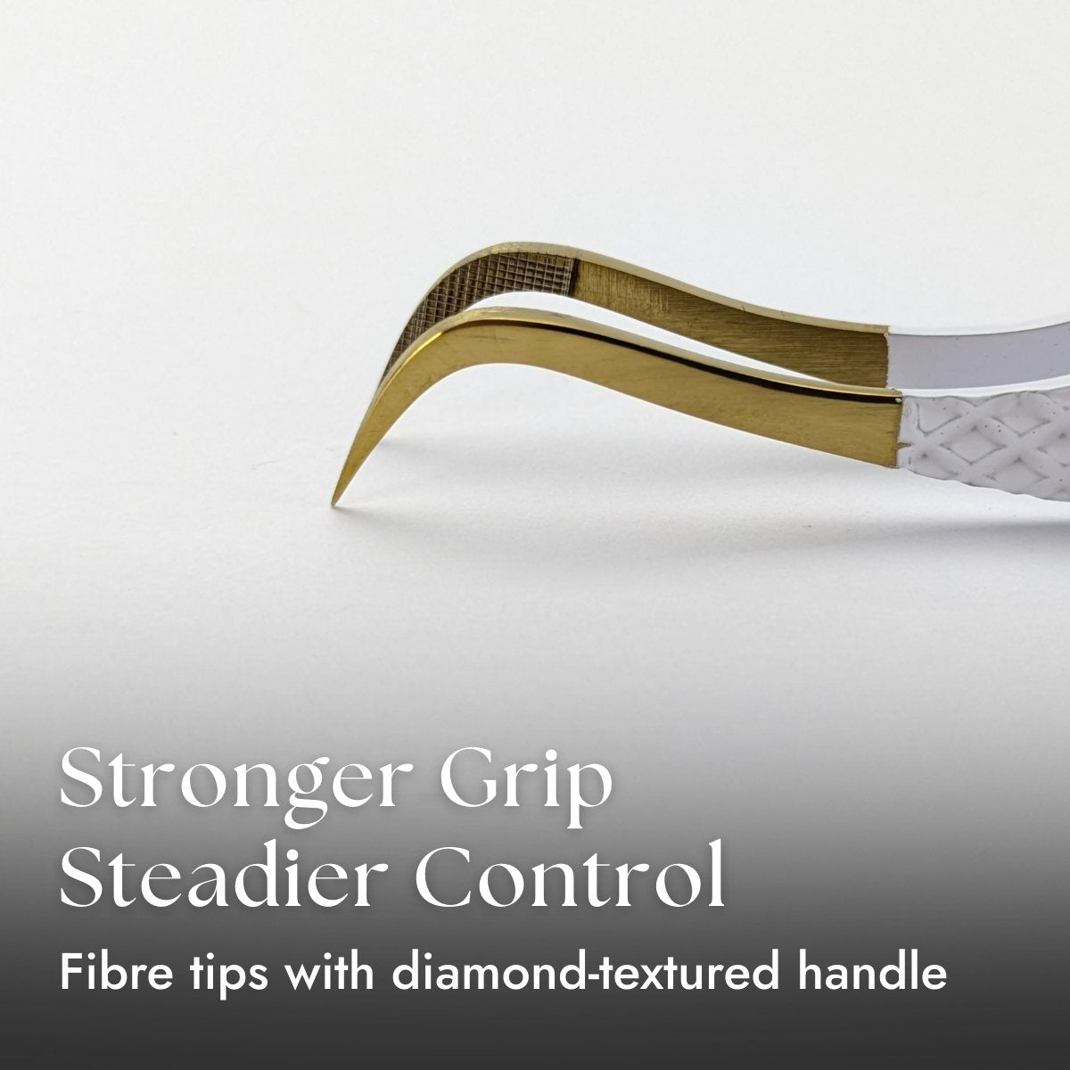Fibre Tip Lash Tweezers - Hook Volume Close Up
